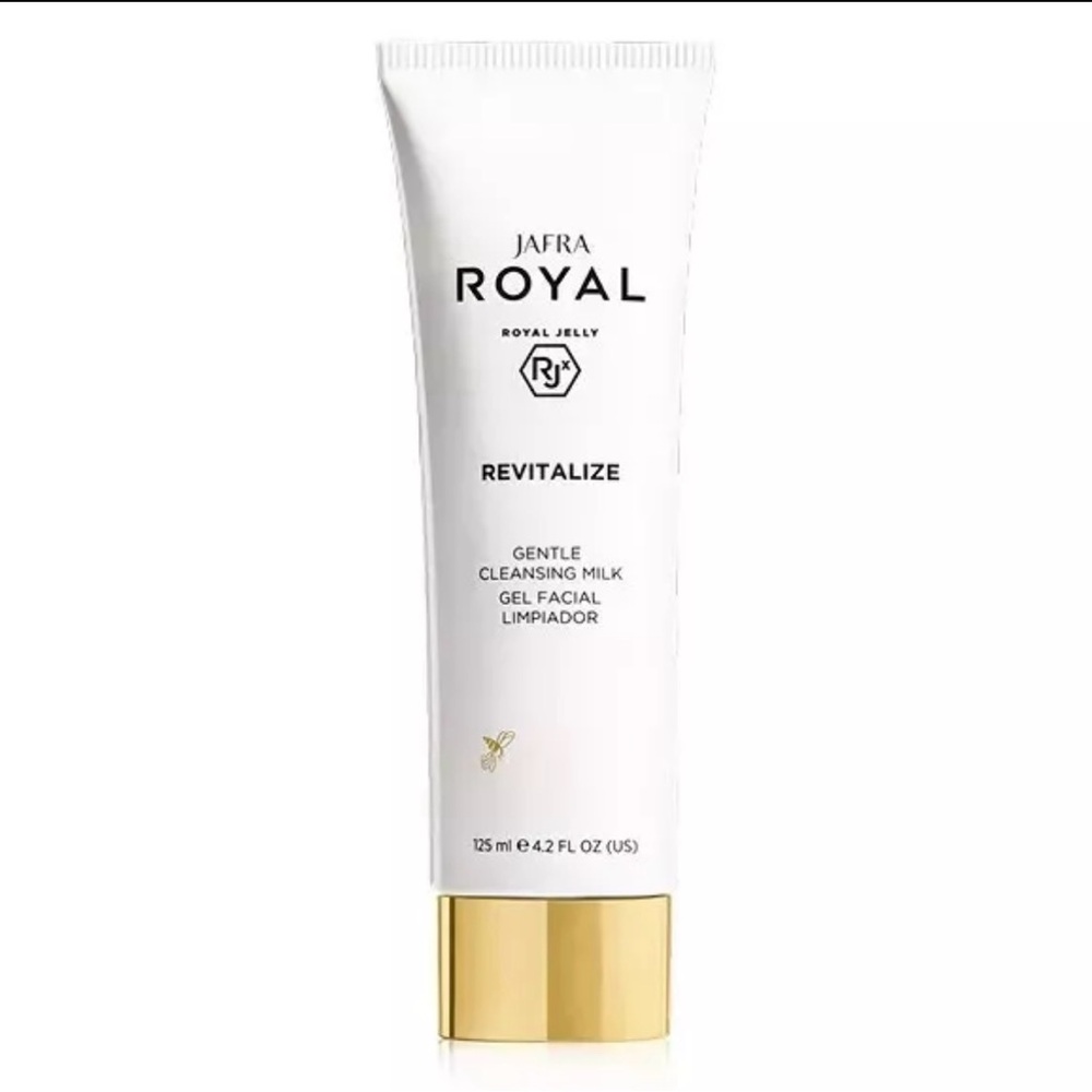 Jafra Royal Jelly Revitalize Gentle Cleansing Milk 4.2 FL.OZ. For All Skin Types